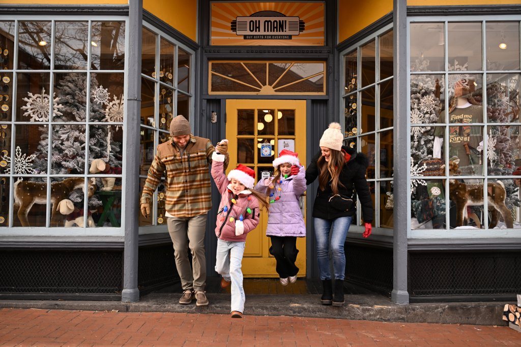 Gifts with a Story: Holiday Shopping in Gettysburg & Adams County