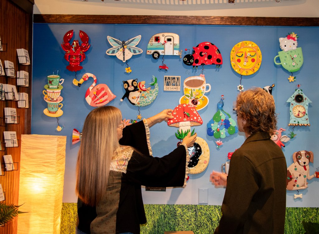 CREATIVE SPIRIT IN HISTORIC DOWNTOWN: The Wallaces of Gettysburg CREATIVE SPIRIT IN HISTORIC DOWNTOWN: The Wallaces of Gettysburg