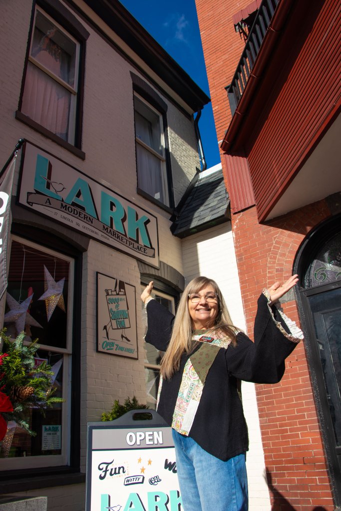 CREATIVE SPIRIT IN HISTORIC DOWNTOWN: The Wallaces of Gettysburg CREATIVE SPIRIT IN HISTORIC DOWNTOWN: The Wallaces of Gettysburg