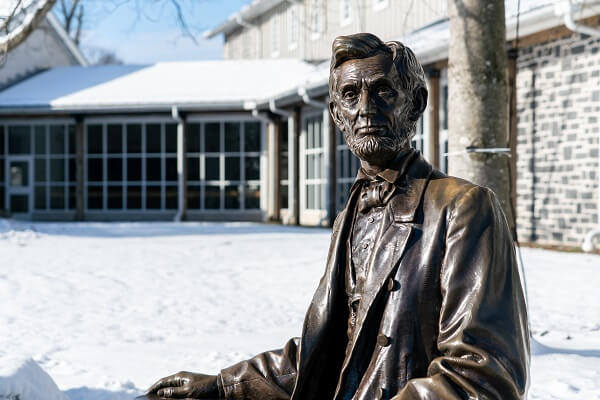 Lincoln sculpture in front of Gettysburg National Military Park Museum & Visitor Center